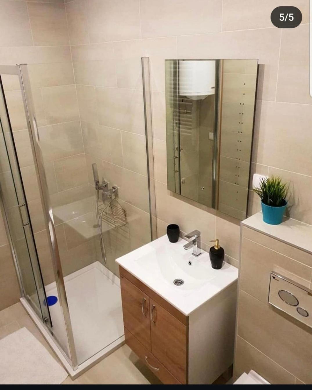 Skylux Apartment